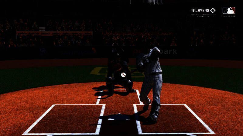 游戏主界面UI展示，包含多种模式入口与角色定制选项