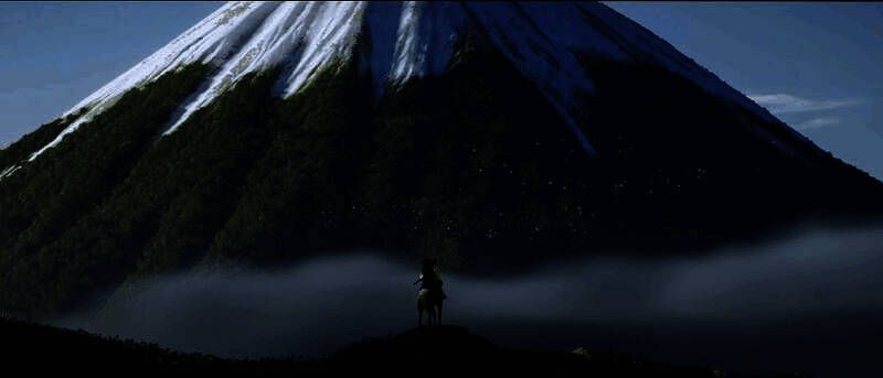 游戏中角色Atsu在雪地中独自前行，背景为巍峨的羊蹄山