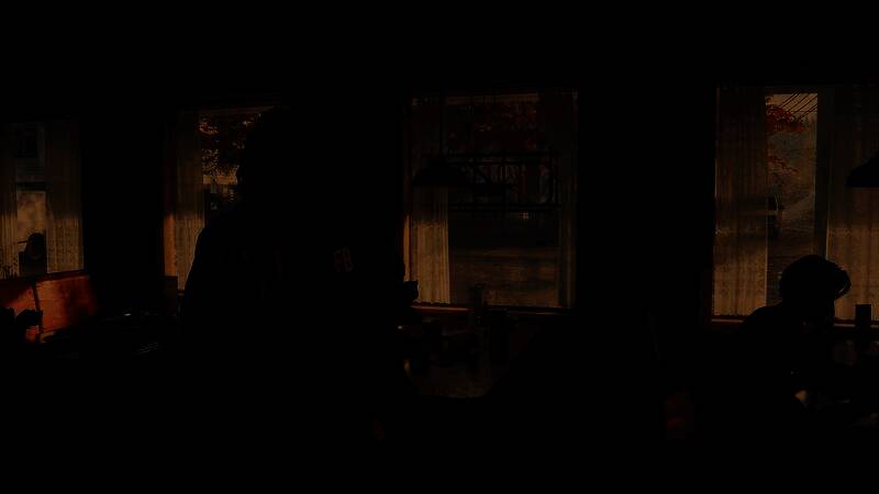 《心灵杀手2》PS5 Pro版画质对比展示，展示光线追踪下的真实光影效果