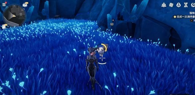 玩家队伍与多只魔灵协同作战的全景战斗画面，场面宏大