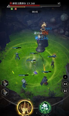 玩家角色佩戴先锋头盔后与碎骨大修士交战，坦克屹立不倒，队伍持续输出