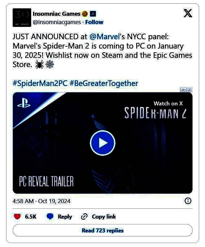 游戏中彼得·帕克与迈尔斯·莫拉莱斯并肩作战，对抗毒液的激烈战斗场景，背景为纽约街头爆炸火光四起