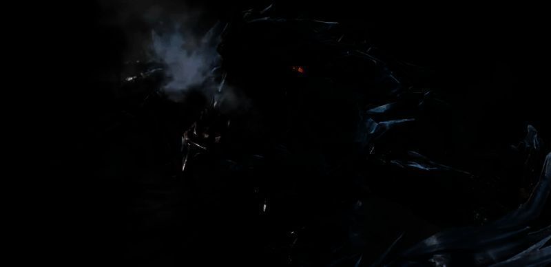 两名玩家在城市夜景地图中展开狙击对决，激光瞄准线交错，气氛紧张至极