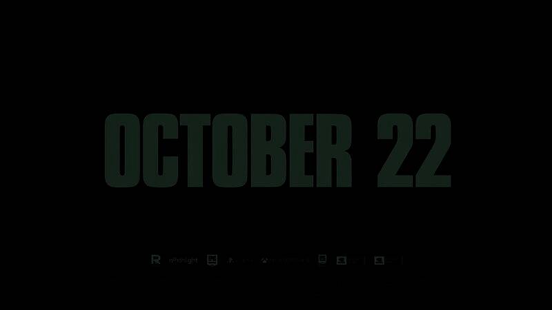 远景镜头展示湖边小屋全貌，夜幕下建筑笼罩在迷雾之中，气氛压抑