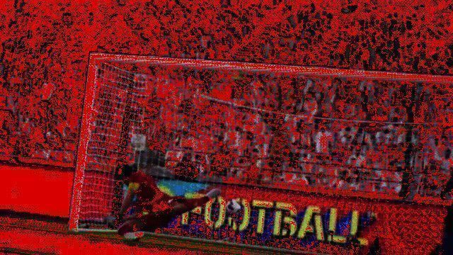 鲁梅尼格接高空球直接凌空抽射破门的动态回放