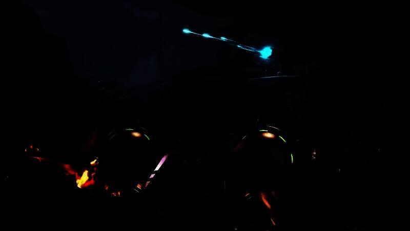 萨姆斯·阿兰身穿动力装甲站立于异星废墟之上，背景呈现扭曲的空间裂痕特效