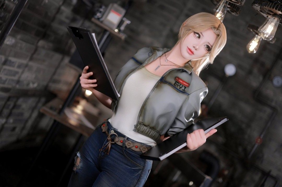 韩国Coser Yasal身穿战术装备，高度还原《消逝的光芒：困兽》中奥莉维亚的形象，背景为末日废墟风格布景