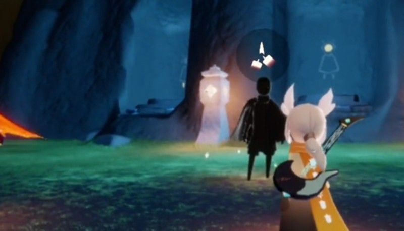 《光遇》游戏内一位古老先祖静静坐在石台上，身旁漂浮着手电筒图标和兑换星币