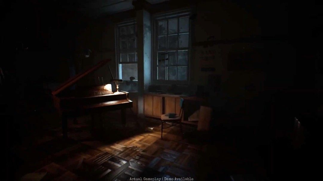 走廊尽头一扇半开的门，透出微弱光线，营造强烈未知恐惧感