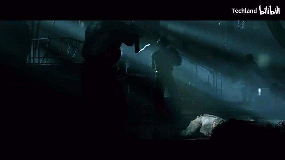 夜间场景下，主角手持燃烧棒对抗成群涌来的狰狞感染者，环境昏暗且充满压迫感