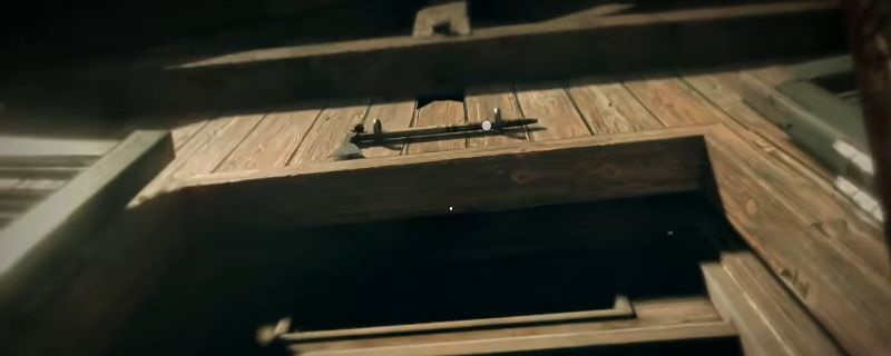 《消逝的光芒：困兽》中利维坦战斧的实物展示图，银灰色金属斧身搭配红色能量纹路，充满未来战斗风格