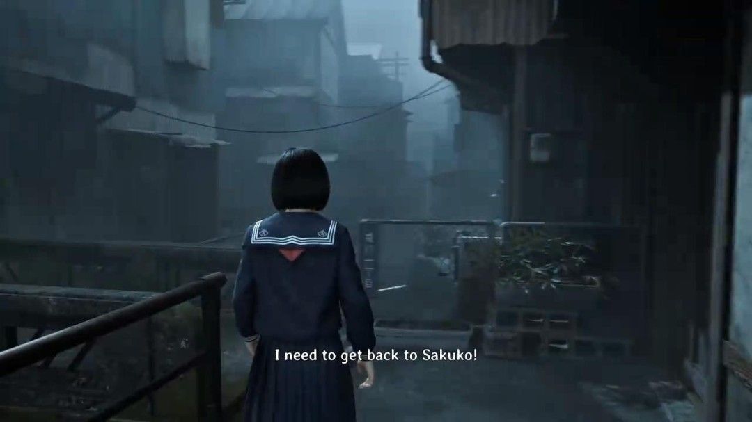 游戏UI界面展示，左侧为地图，右侧显示角色状态与手持物品栏