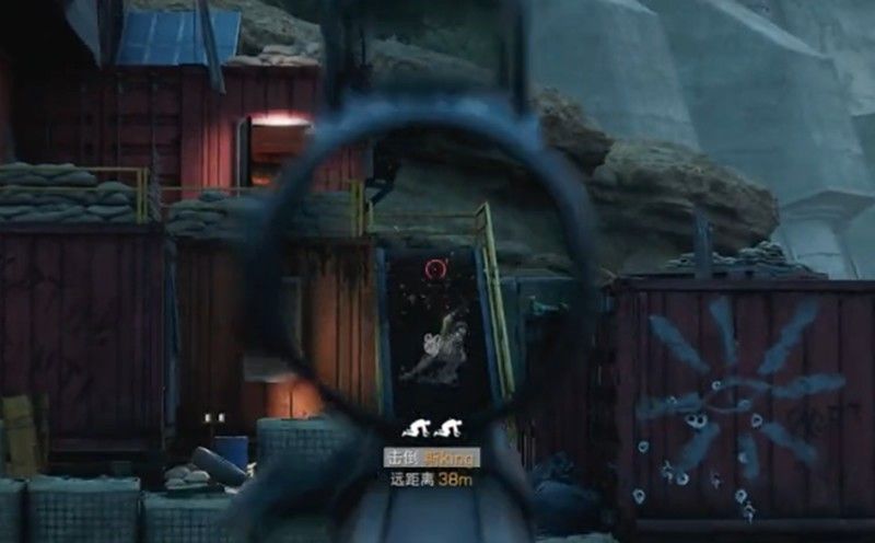 法老装备不同枪管对比图，左侧为短管型更紧凑，右侧为长管型更具狙击风格，突出结构差异