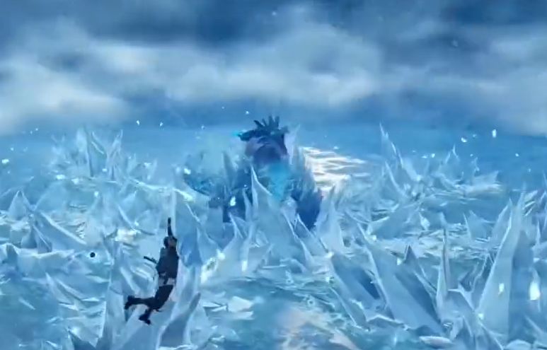 蔚蓝神兽发动大招瞬间，天空降下巨型冰柱，四周风雪狂舞