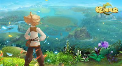 厨房中摆放着刚做好的竹笋炒蛋，旁边是装满鸡蛋的篮子和正在产蛋的母鸡