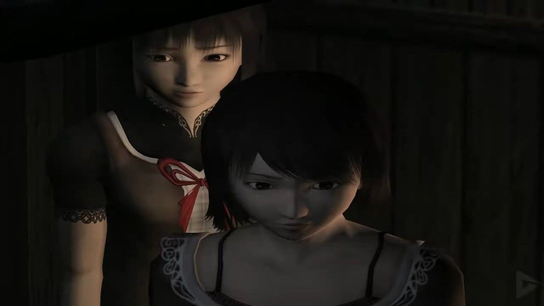 角色持射影机对准空中灵体，准备拍摄封印