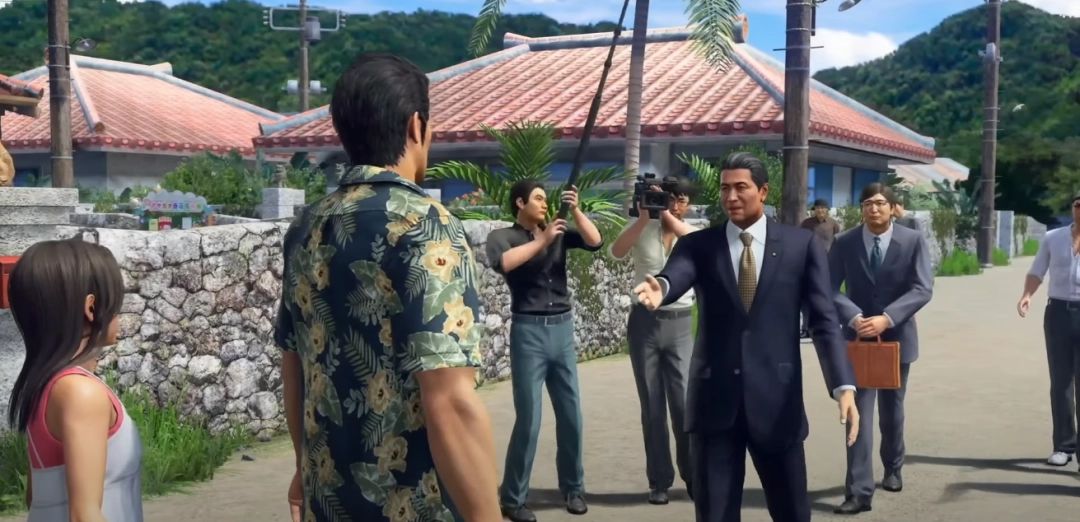 敌人围攻桐生，镜头仰视，凸显主角孤勇形象