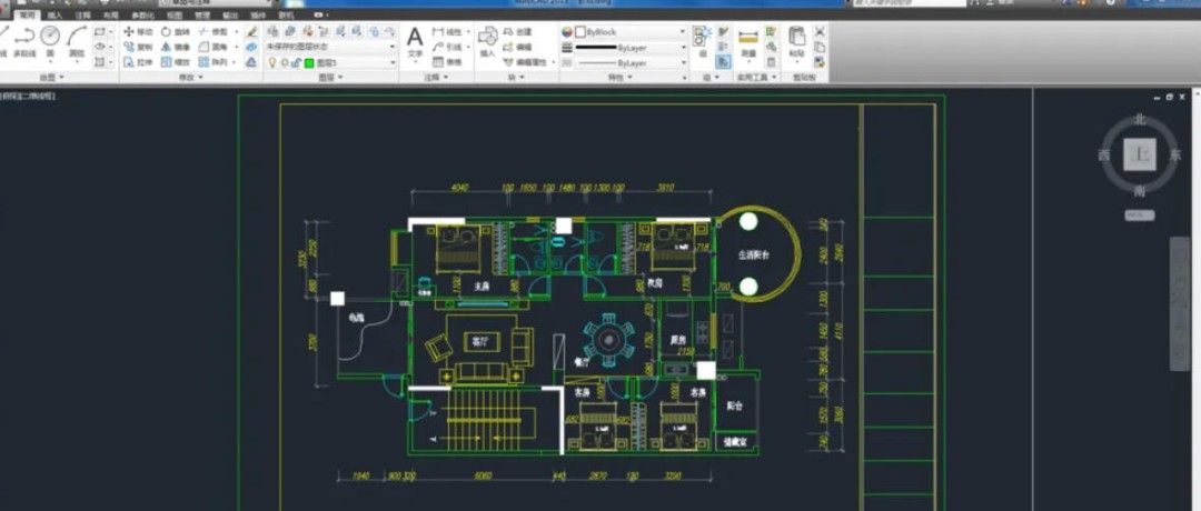 AutoCAD主界面展示模型空间，界面中央为空白绘图区域，底部有状态栏和命令行