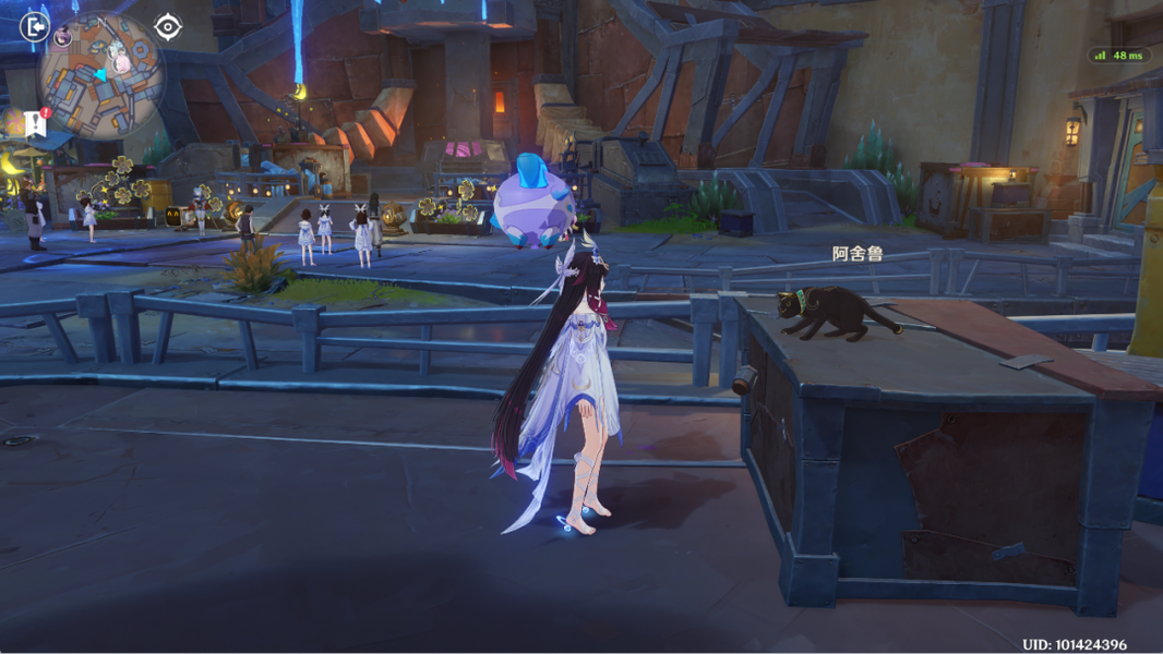 阿舍鲁蹲坐在箱子上，爪子轻推桌沿的杯子，神情专注而顽皮