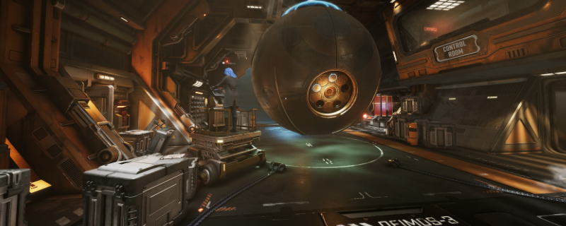 《密室逃脱模拟器2》主界面大厅全景图：复古欧式风格装潢，中央立有一面镶金边落地镜，镜前摆放着沙发与小茶几，光影氛围神秘而温馨