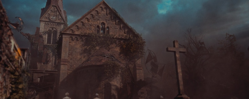 《毒液突击队》Boss战实机画面：巨型敌人布加耶夫怒吼冲锋，玩家角色持电锯近身突袭，火花与血雾四溅